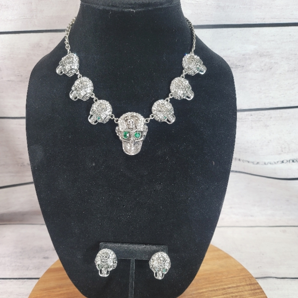 Source Unknown Sparkling Skull Design Necklace and Earrings Set
